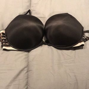 Victoria’s Secret Black plunge bombshell bra. New!